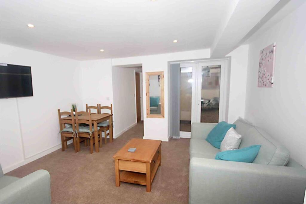 No 28d St Benedict Apartment *