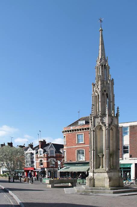 No 28d St Benedict * Glastonbury